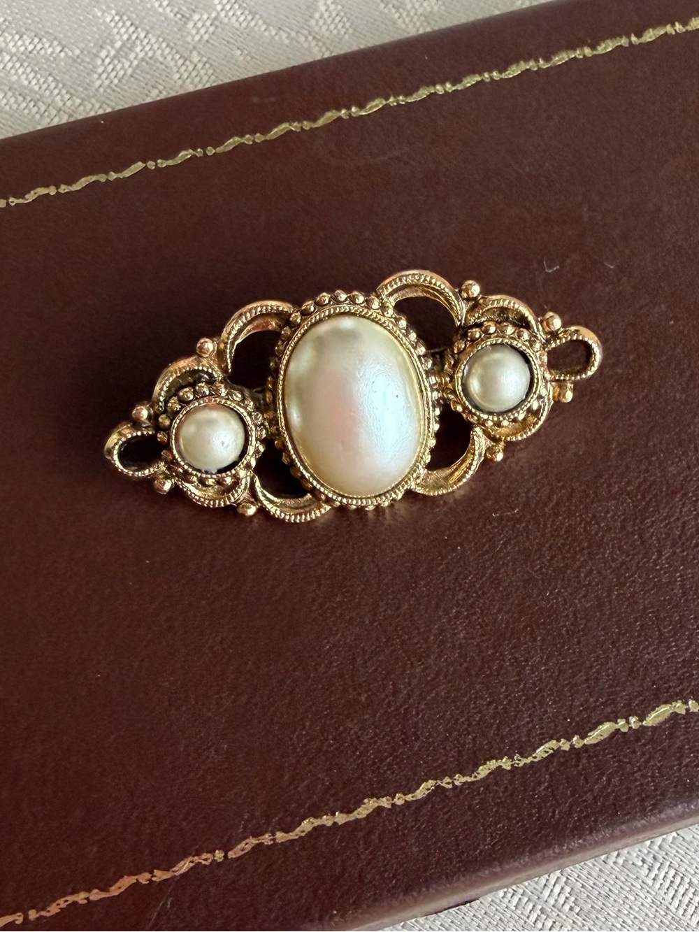 Gold Pearl-Accent brooch  - Women Jewelry